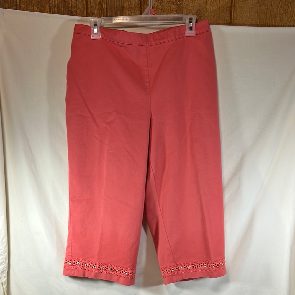 Alfred Dunner Women's Coral/Pink Cropped Pants
